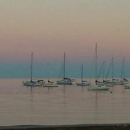 With One Bedroom In Saint-raphael, With Wonderful Sea View An *